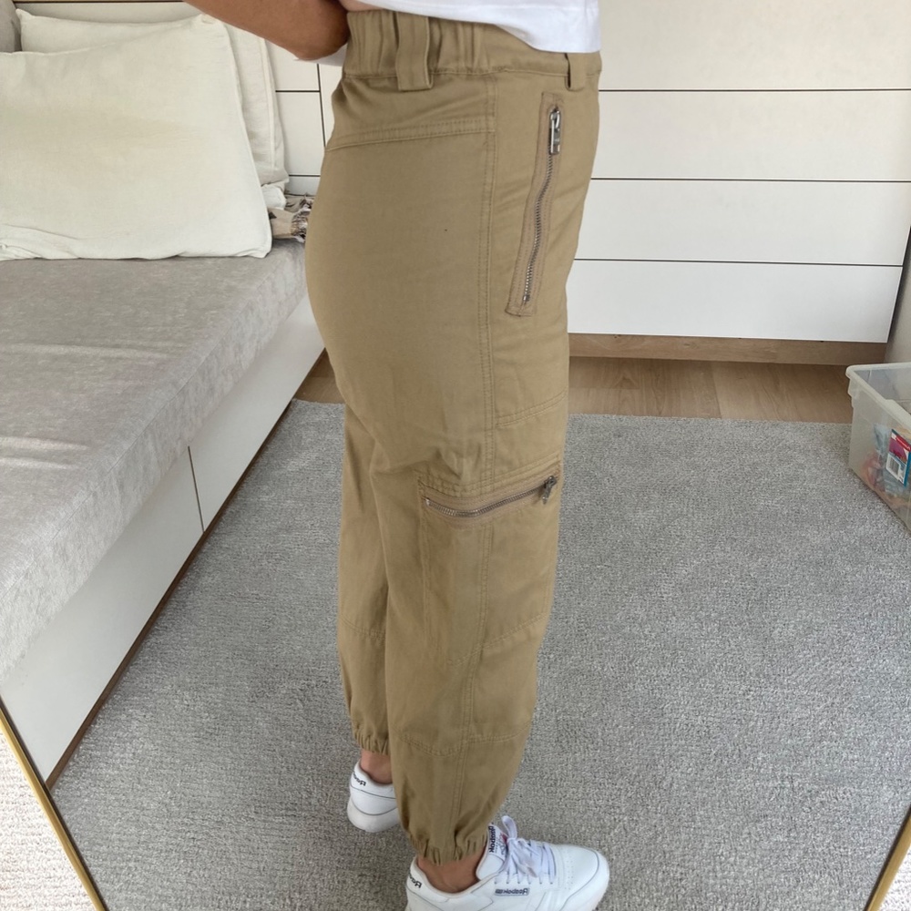 Aritzia Cargo Pants - Picture 4 of 4